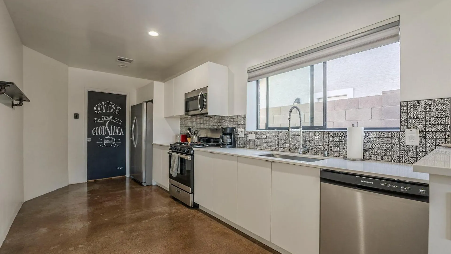 Cheerful Phx Home And Guest House In Central Phx Phoenix